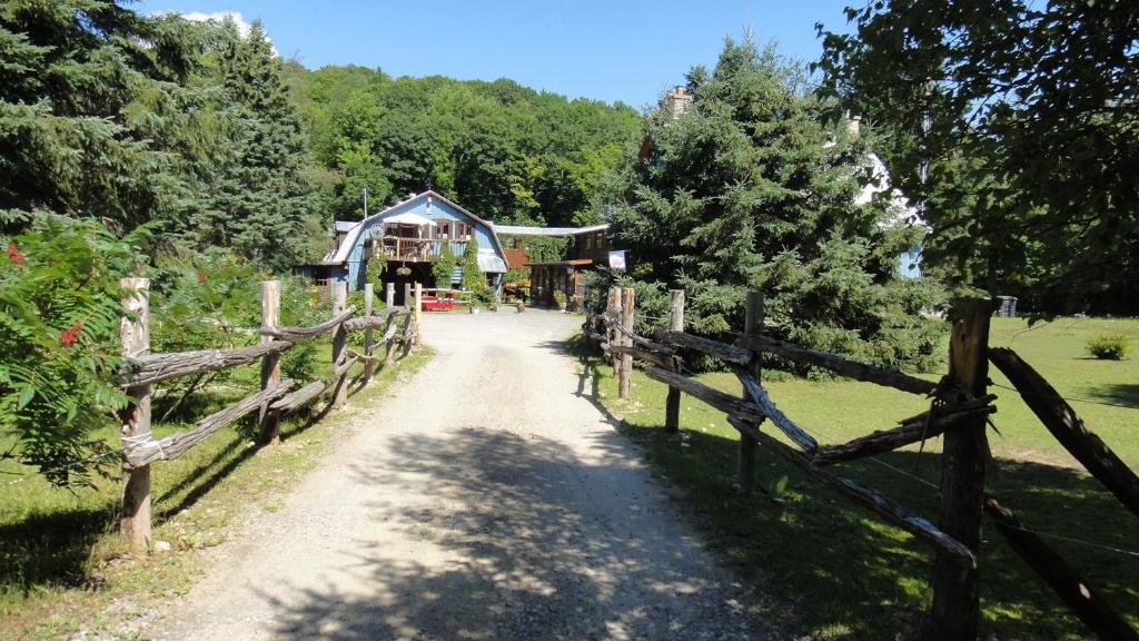 Auberge Le Cheval Bleu Saint-Alphonse-Rodriguez المظهر الخارجي الصورة