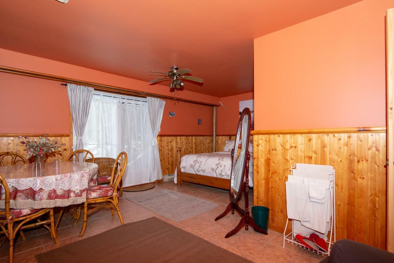 Auberge Le Cheval Bleu Saint-Alphonse-Rodriguez المظهر الخارجي الصورة